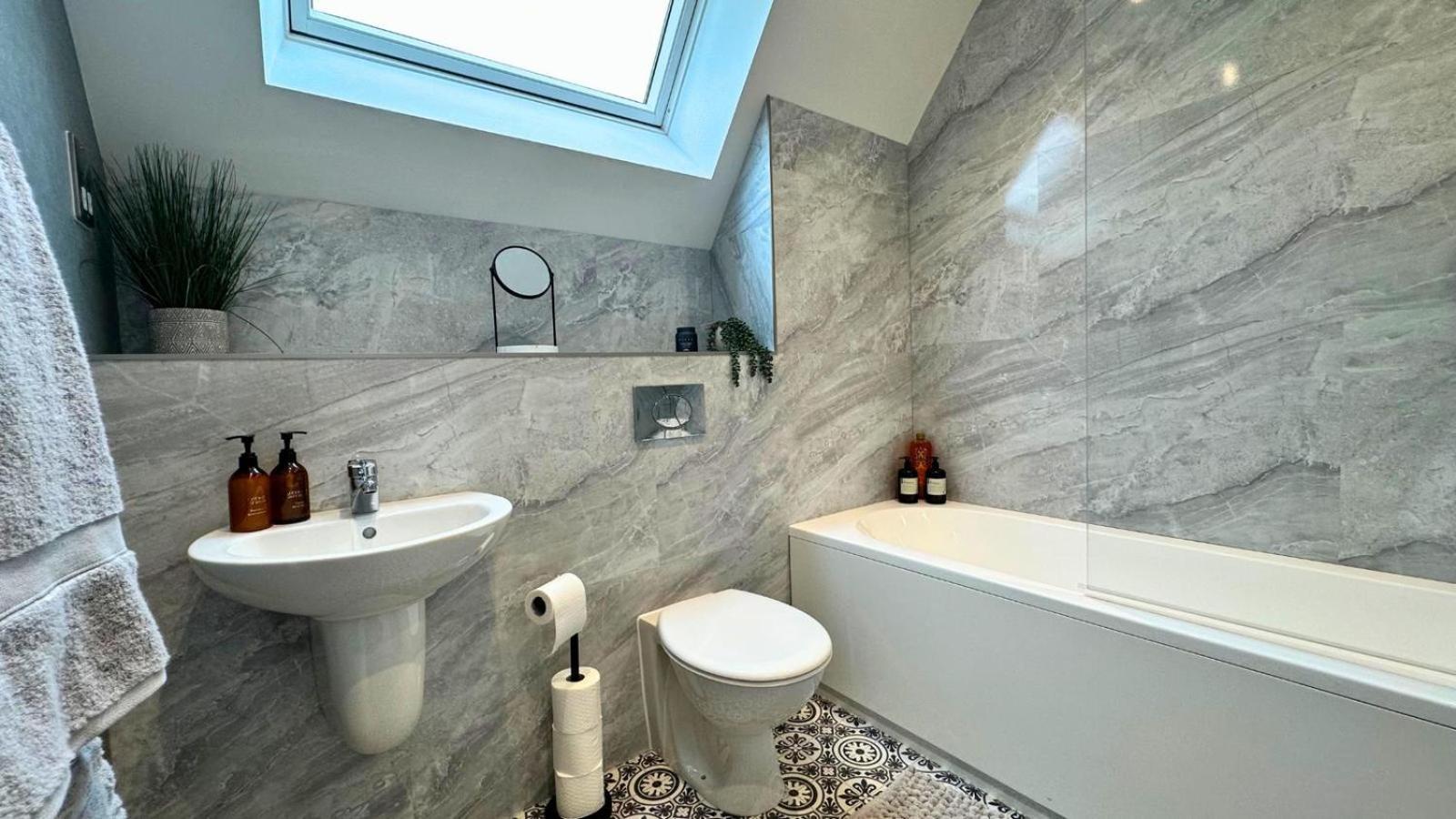 Luxury Apartment In Great Location Coventry Extérieur photo